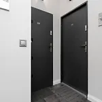 Stylish & Modern Praga By Renters Appartement Varsovie
