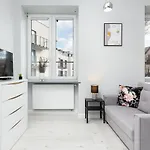 Stylish & Modern Praga By Renters *