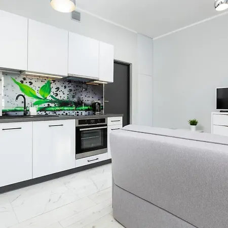 Stylish & Modern Praga By Renters Апартаменты