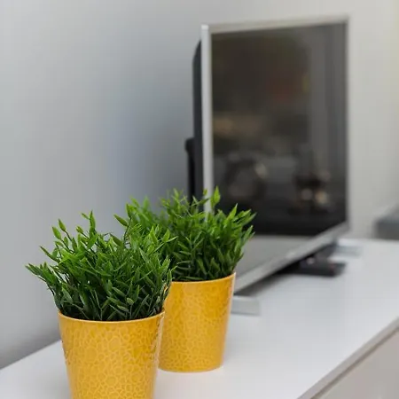 Stylish & Modern Praga By Renters Apartment *