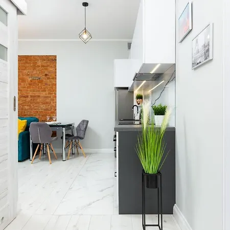 Stylish & Modern Praga By Renters Apartment Warsaw