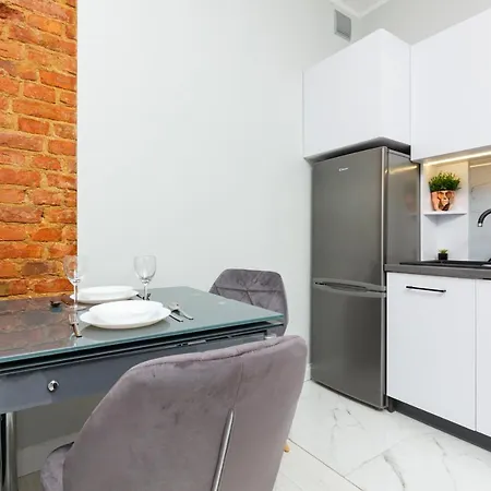 Stylish & Modern Praga By Renters *